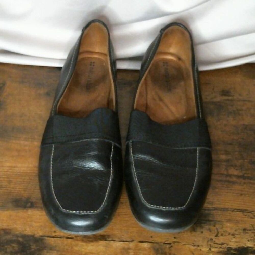 NATURALIZER women’s black leather loafers